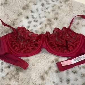 Victoria’s Secret Lace Bra Size 34B